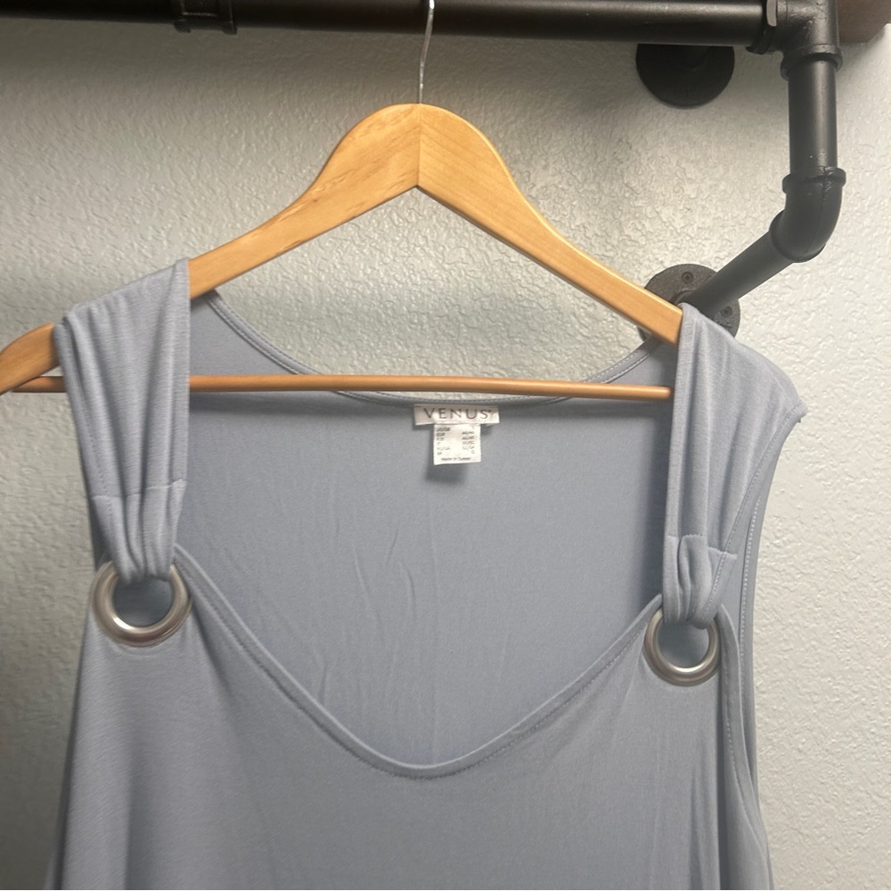Venus fringe trim sleeveless top women’s size Large dusty blue pin hole on back - Picture 3 of 6